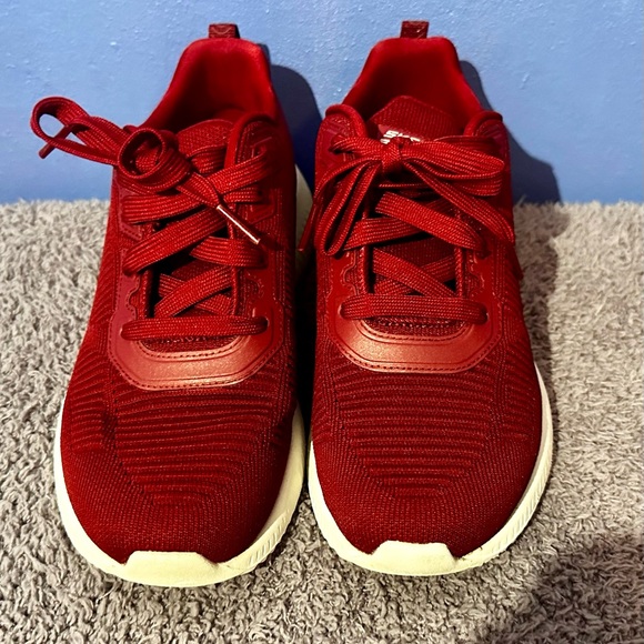 Burgundy Sketchers women’s tennis shoes - Picture 2 of 4